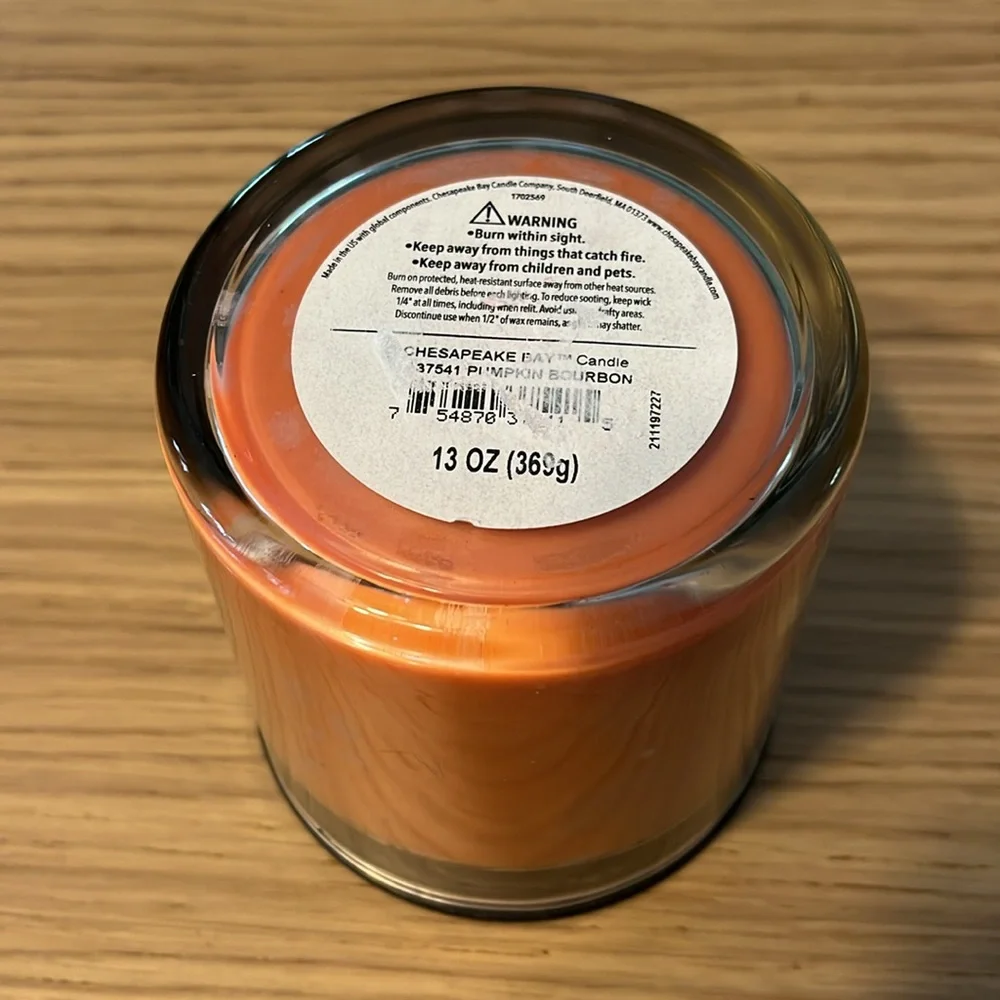 Chesapeake Bay Double Wick Candle. Pumpkin Bourbon.